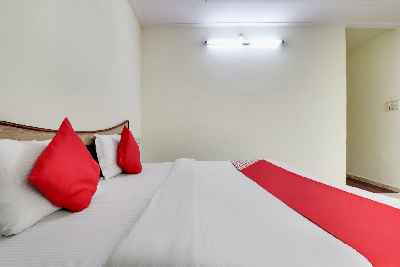 Oyo 45398 Kunal Hotel Etāwah Exteriör bild