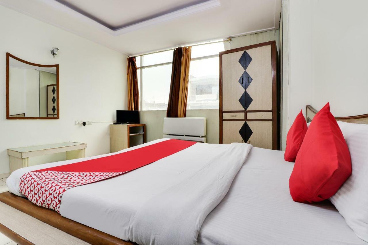 Oyo 45398 Kunal Hotel Etāwah Exteriör bild