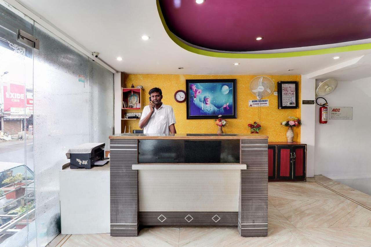Oyo 45398 Kunal Hotel Etāwah Exteriör bild