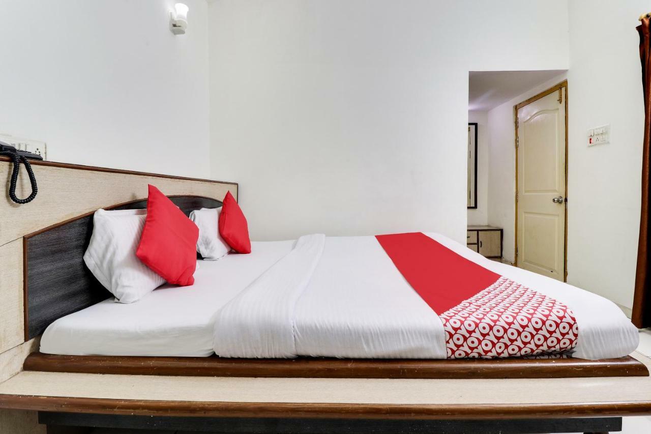Oyo 45398 Kunal Hotel Etāwah Exteriör bild
