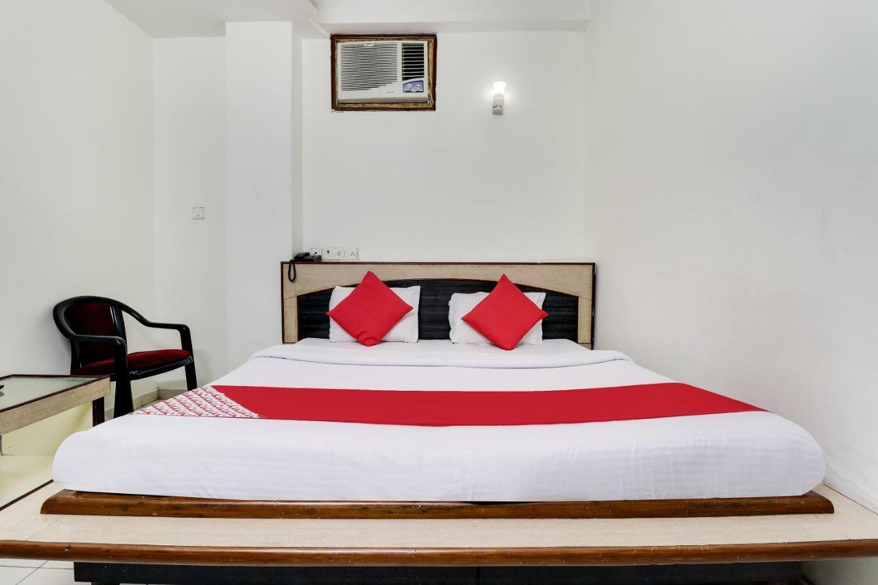 Oyo 45398 Kunal Hotel Etāwah Exteriör bild
