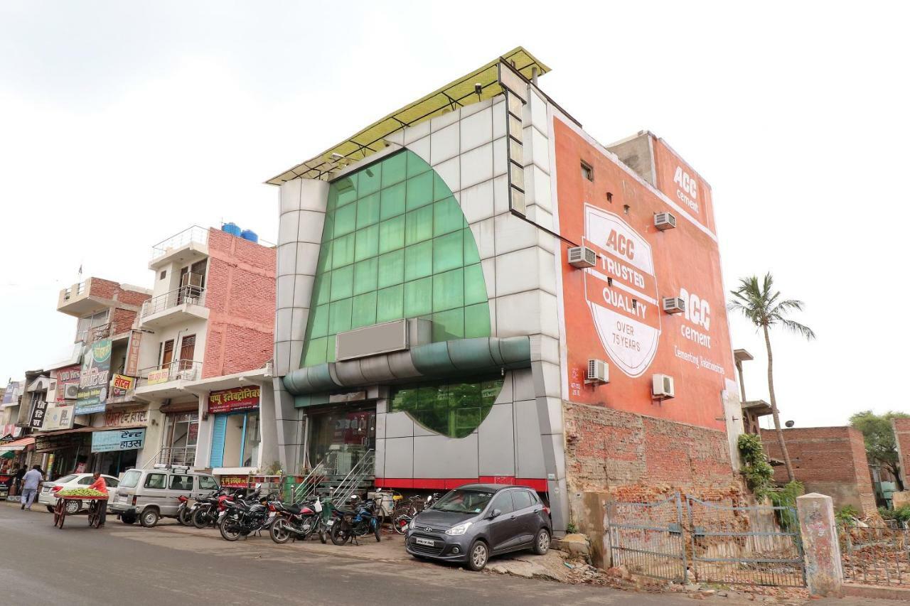 Oyo 45398 Kunal Hotel Etāwah Exteriör bild